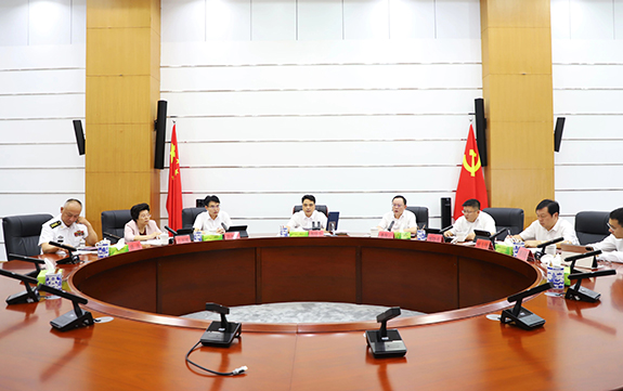 魏曉奎主持市委理論學習中心組集體學習